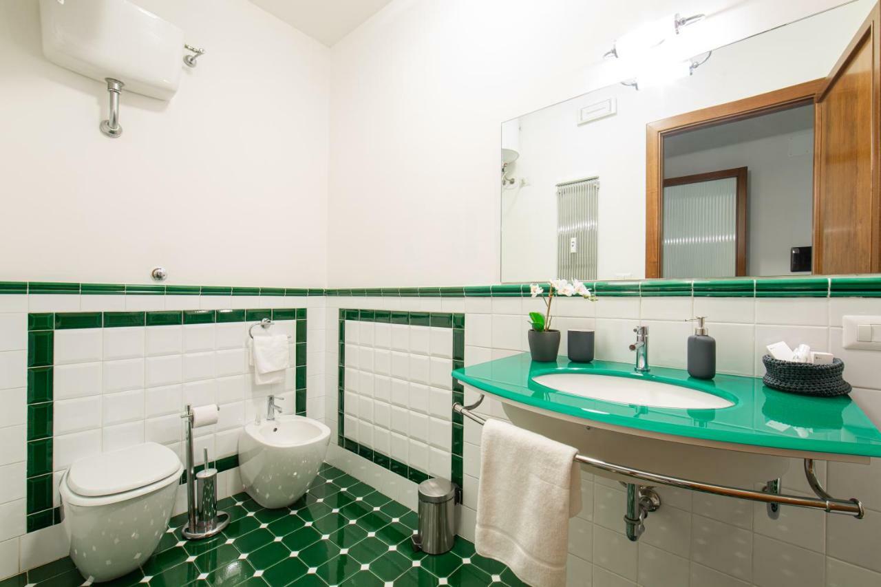 Lombardia40 Luxury Suites Roma Dış mekan fotoğraf